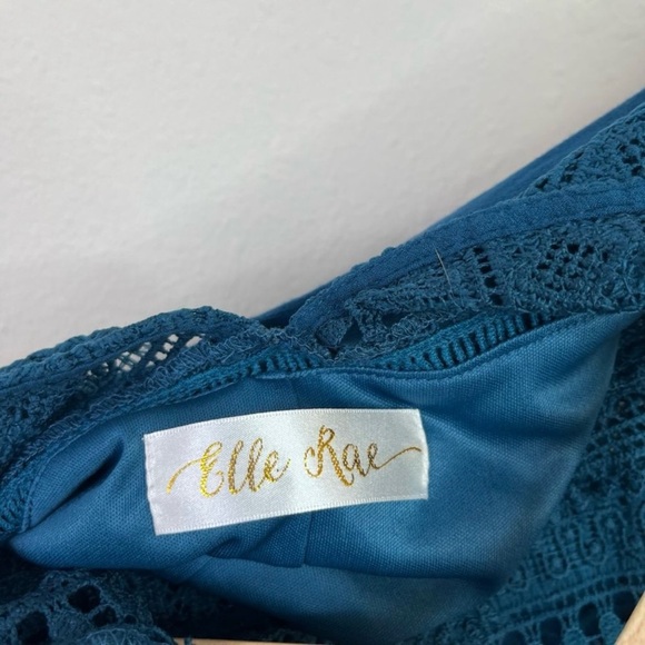 Elle Rae Women’s Blue Lace Long Sleeve Dress Tunic Size Large Style Bohemian - Picture 8 of 9